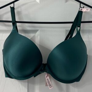 Emerald green Victoria’s Secret Bombshell push-up bra